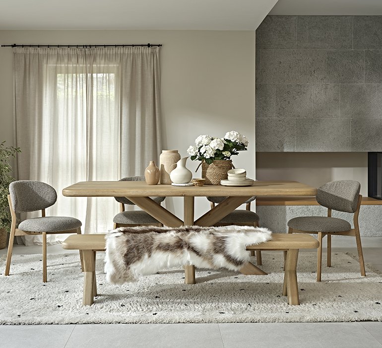 <p>A timeless blend of rustic charm and contemporary design, crafted from solid oak and finished in a soft whitewash the Flynn dining collection offers it all. A perfect blend of style and design.</p>
